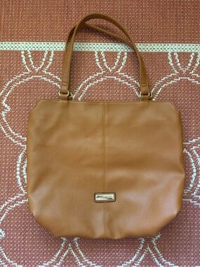 London Fog Pebble-Effect Hobo in Cognac Tan